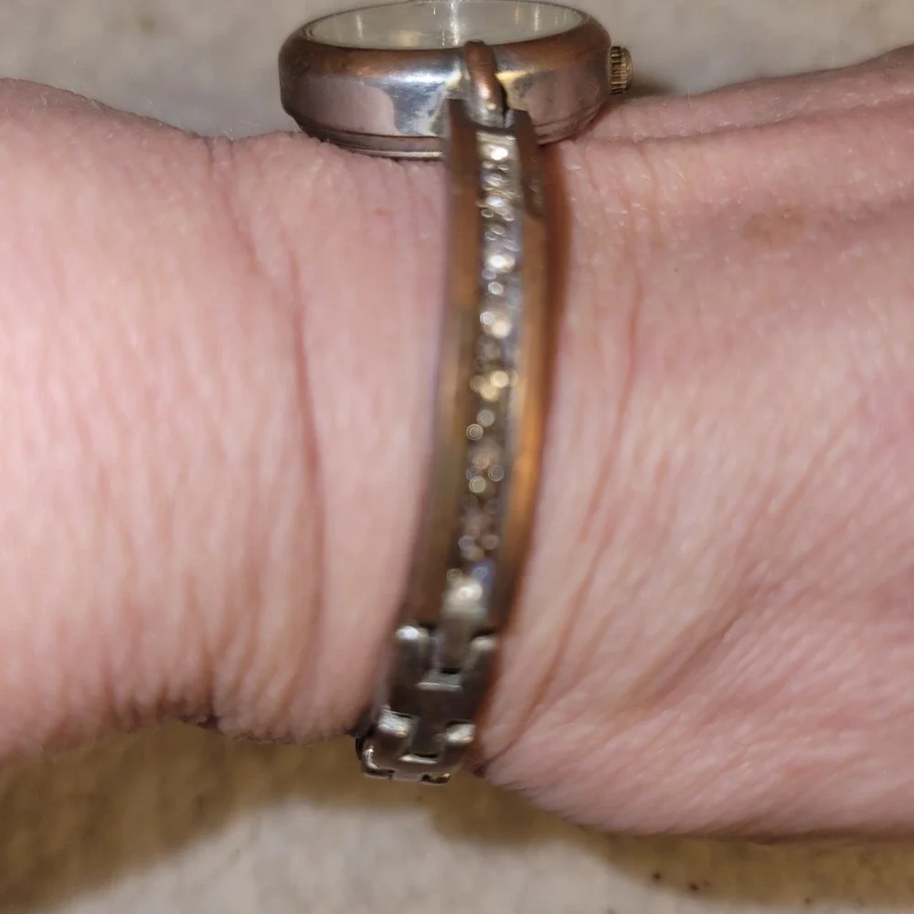 Vintage Swiss Quartz Women's‎ Bracelet Watch Gold Tone Rhinestone Accents